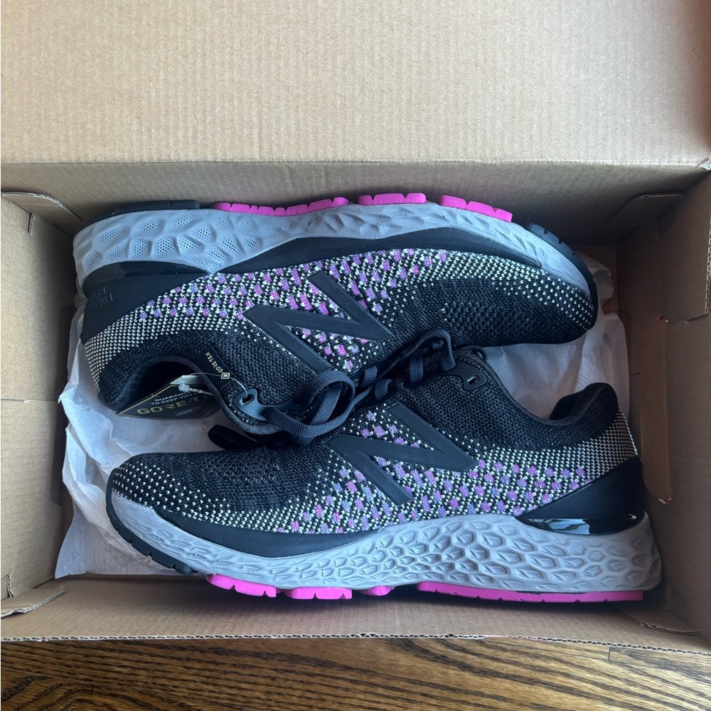 New Balance 880 V10 Gore-Tex Athletic Shoes, Size 9, Black/Purple/Pink/Gray, NWT